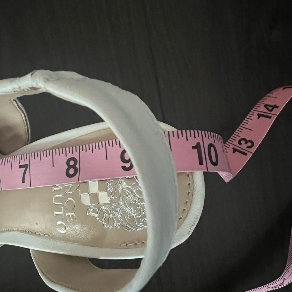 Vince Camuto Crasantha Pumps - Picture 13 of 13